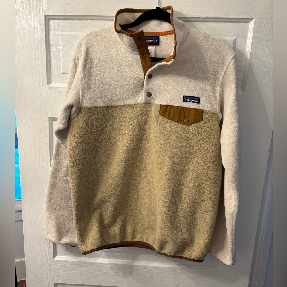 Patagonia Synchilla White and Camel Fleece - M